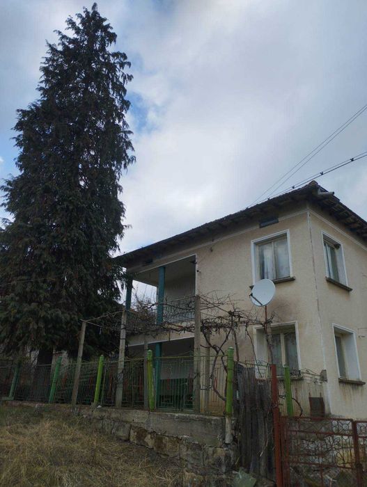 Продава се Къща в София, Център - 75 кв.м за 234 €/кв.м - Снимка #1