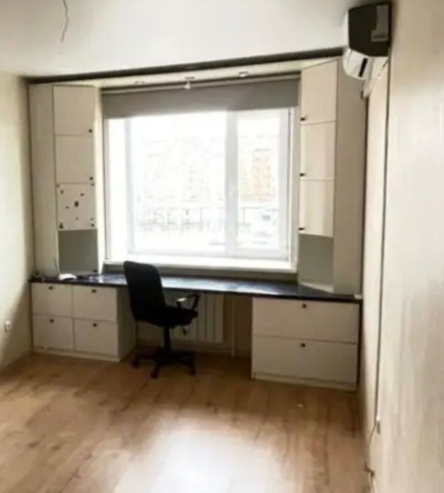 Отдам компьютерный стол