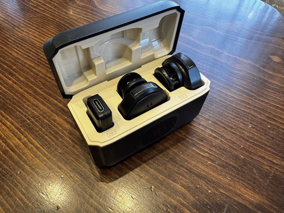 Безжични микрофони за телефон – комплект с кейс и USB-C приемник
