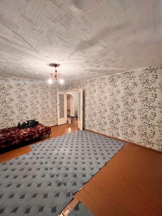 Продается четырехкомнатная квартира