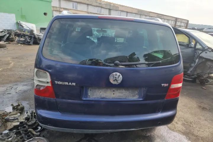 bara fata spate armatura grila capota trager calandru haion far stanga dreapta VW Touran 2004  motor 2.0tdi AZV  dezmembre