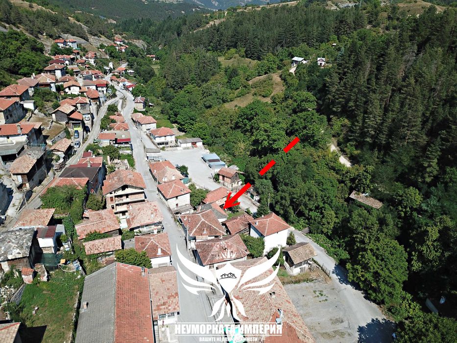 Продавам двуетажна къща 120РЗП с 260кв. двор в село Малево