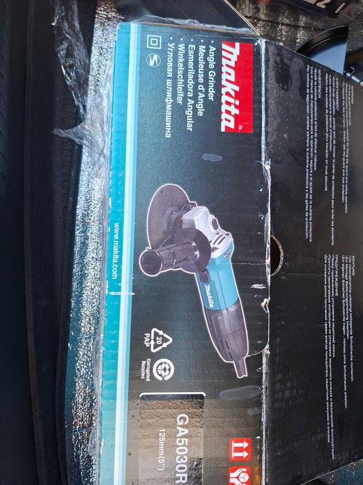 Неизползван Електрически Ъглошлаиф Makita 5030R