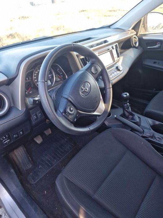 Продавам тойота рав4 дизел