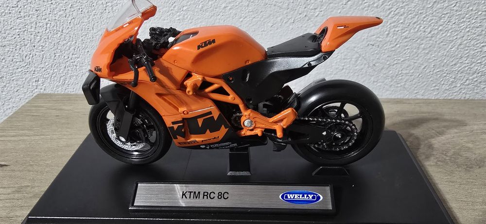 Macheta moto 1/18