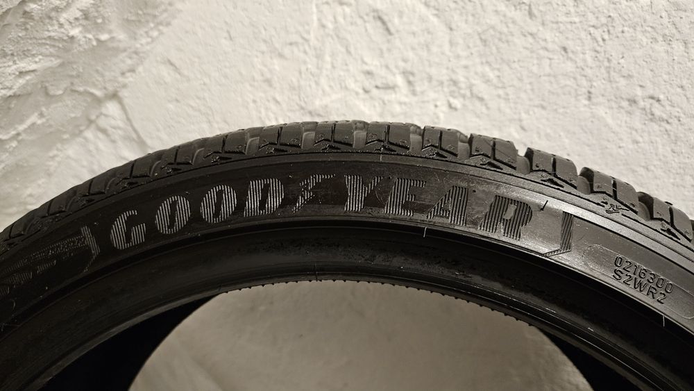 Good Year Performance 8 225/40/18