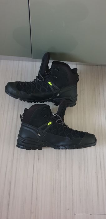 Salewa Gore - Tex Vibram / 46.5 /30.5см ОРИГИНАЛ! Мъжки спортни обувки