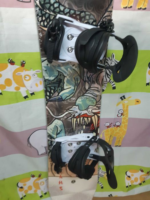 Placa snowboard noua 135 cm,125 cm cu legaturi snowboard noi buyback
