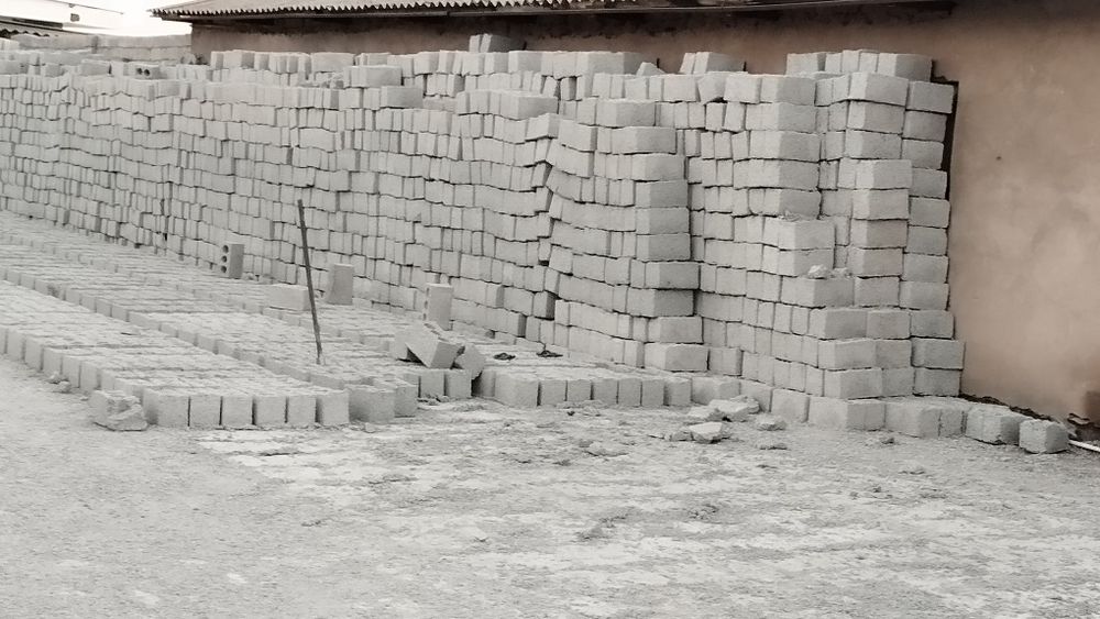 Шлакоблок сотилади