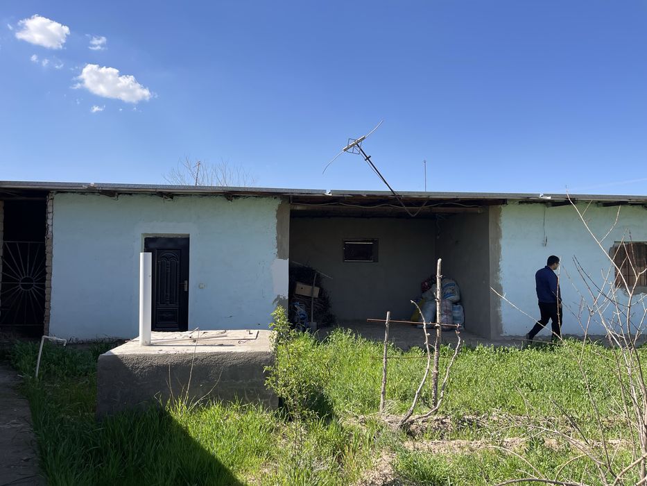 Qarshi shahrida 9 sotixli turar joy sotiladi, hamma hujjatlari joyida