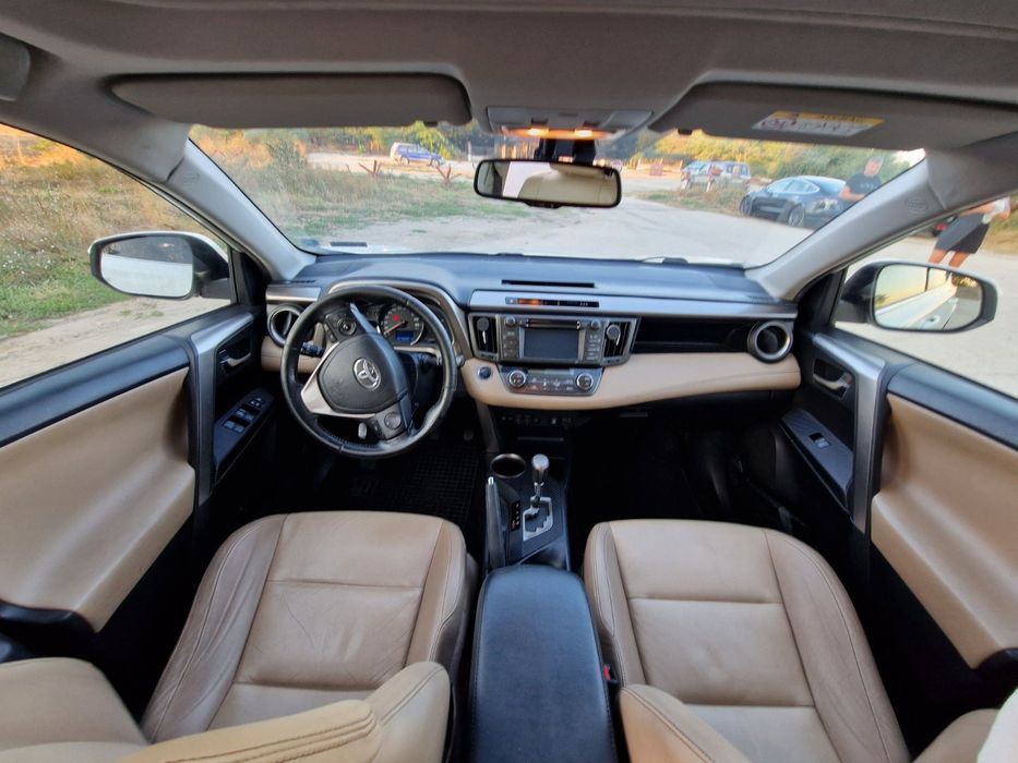 Toyota RAV4 2015 г.- 29 100 лв.