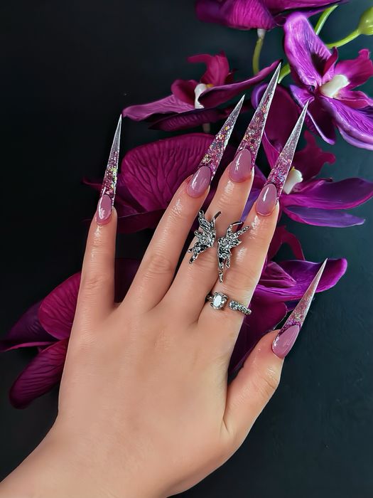 Set unghii press-on realizate cu gel uv