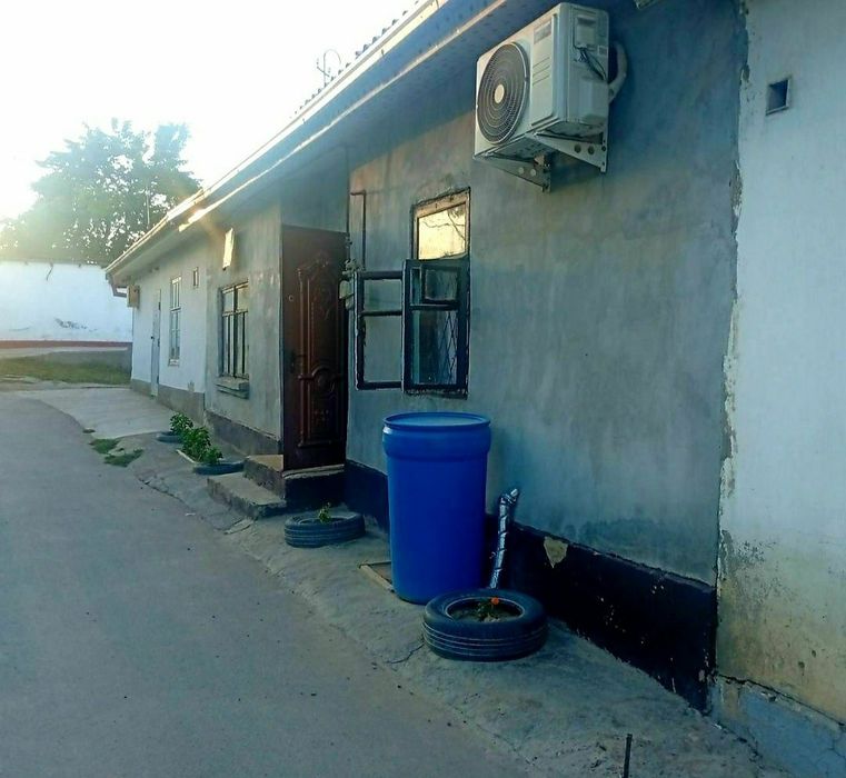 Янгийул туманида икки хонали уй сотилади.