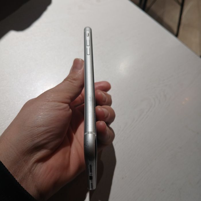 Iphone xr ideal holatda