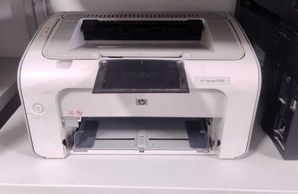 принтер HP LaserJet P1005