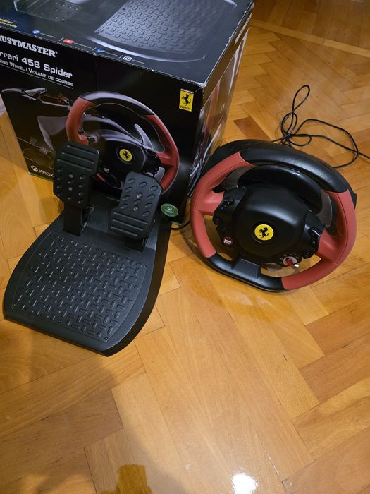 Volan gaming Ferrari 458 Spider Thrustmaster