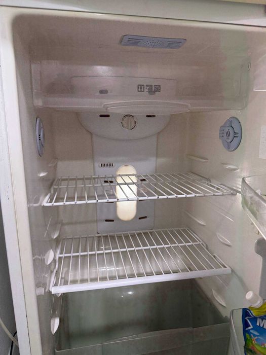 продаю холодильник