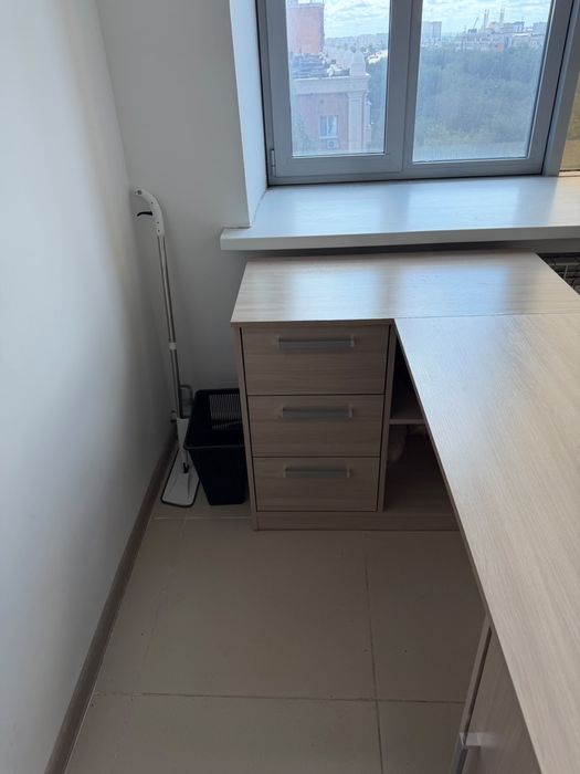 Срочно продам письменные столы