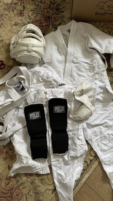 Кимоно белое шлем