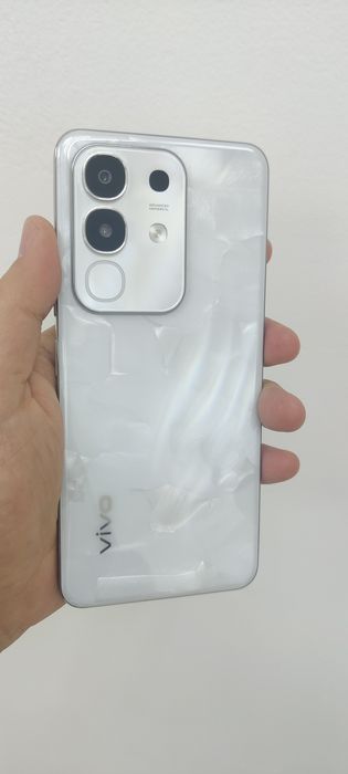 Продам Vivo Y29.