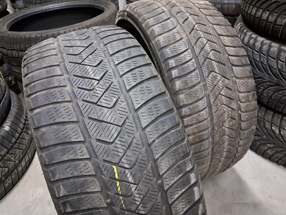Anvelope second iarna 235 35 R20 Pirelli