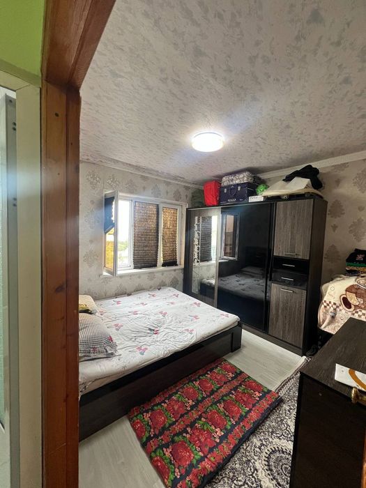 Квартира кирпич срочно сотилади