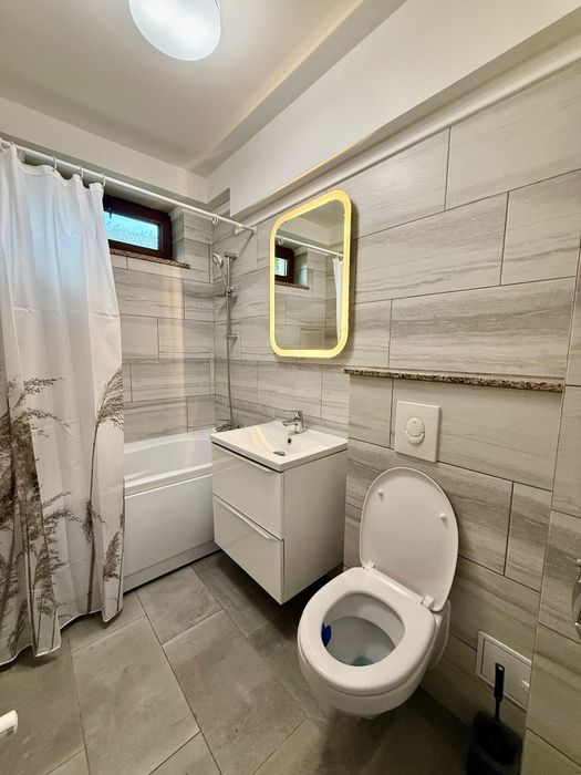 Închiriez apartament cu două camere  mobilat si utilat