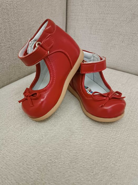 Детски отворени обувки