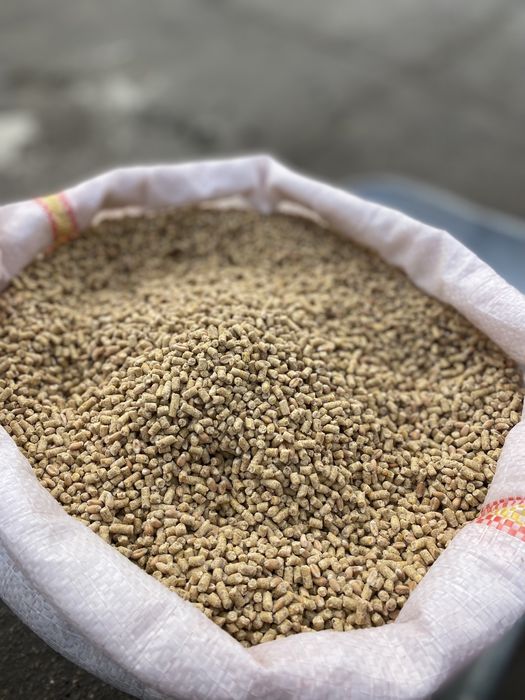 Brizura pui de carne rasa mixta gaini ouatoare granule