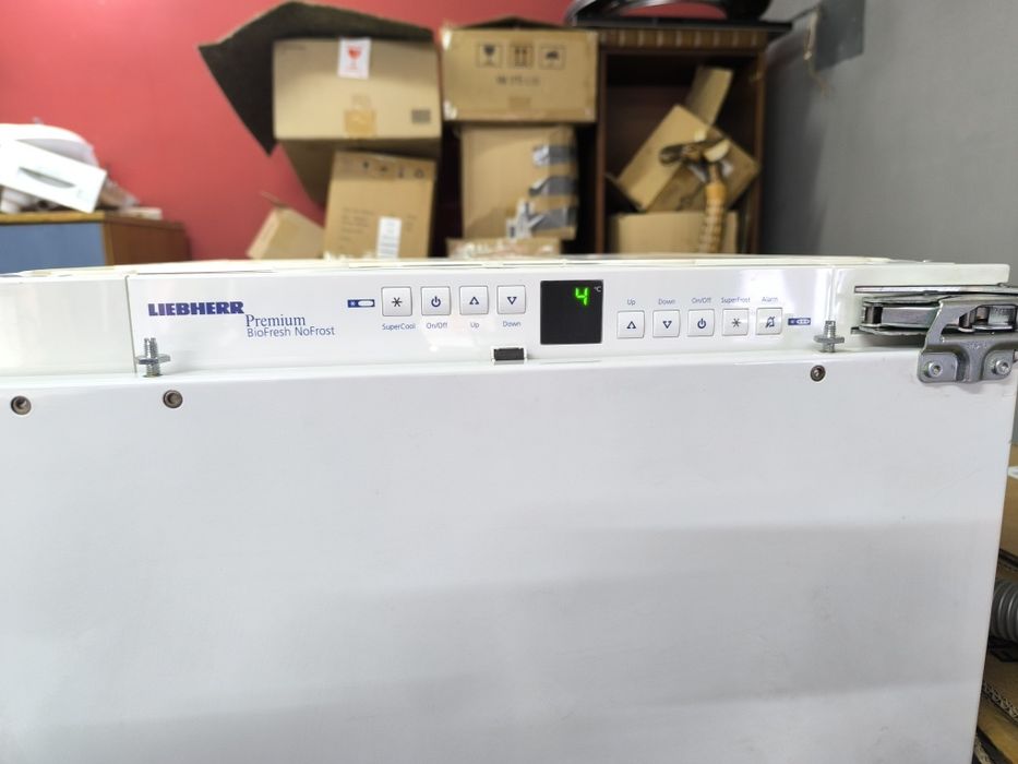 Хладилник с фризер Liebherr ICBN 3056 - NoFrost За вграждане клас А+