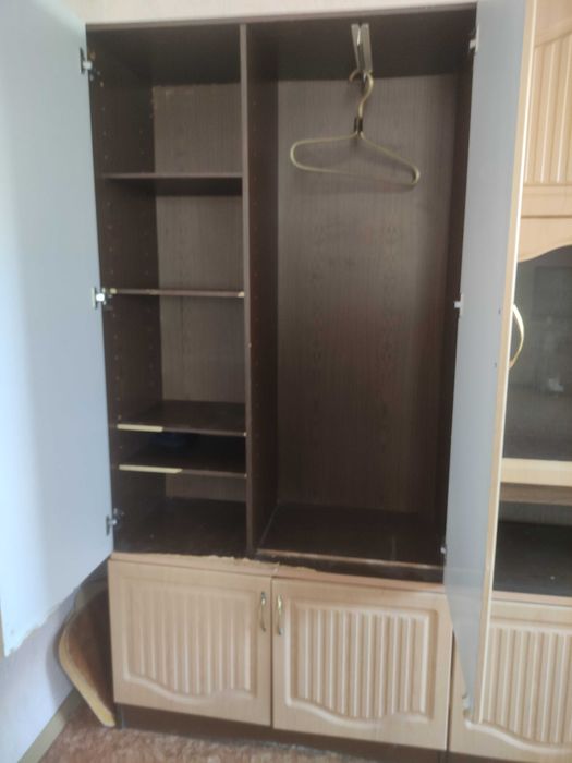 Продам стенку зальную