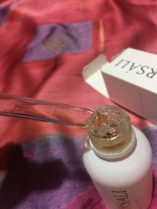 База для макияжа ( золотая вода)