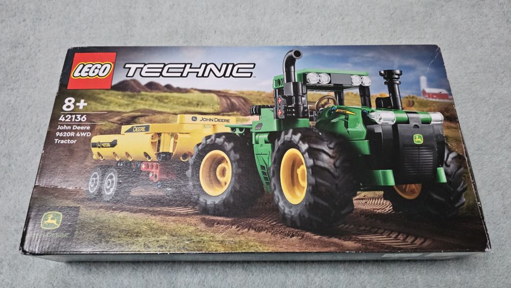 LEGO® Technic - John Deere 9620R 4WD Tractor 42136