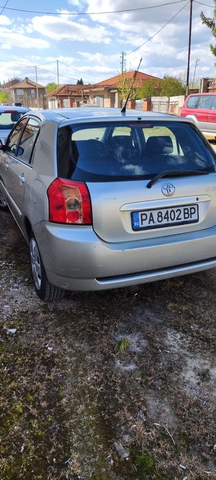 Продавам Тойота Корола