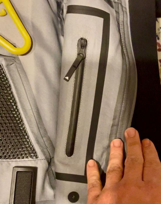 Adidas goretex висок клас яке M-L