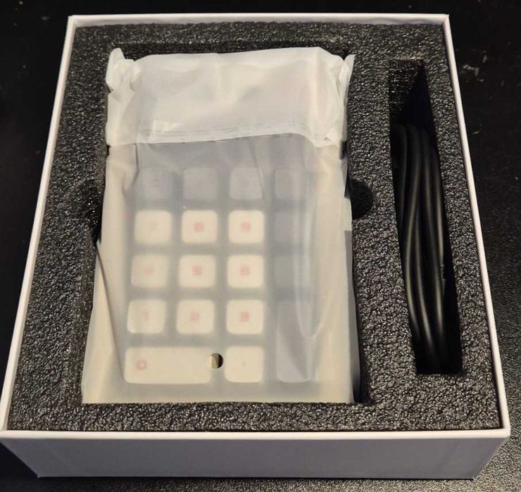 Keypad mecanic 8BitDo Retro 18 ca nou