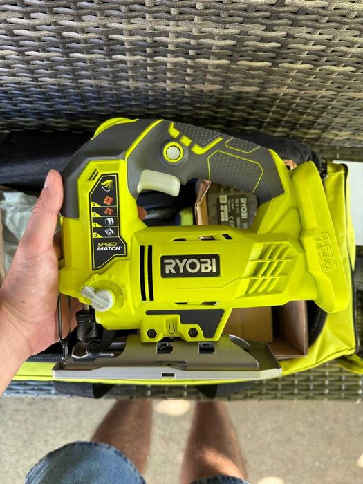 Trusa scule electrice Ryobi R18CK4F-252S, acumulatori 2 Ah si 5 Ah