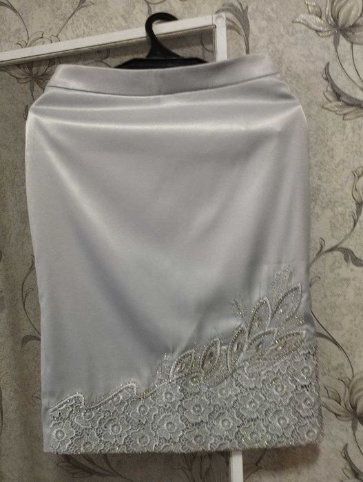 Продаётся женский костюм (тройка)