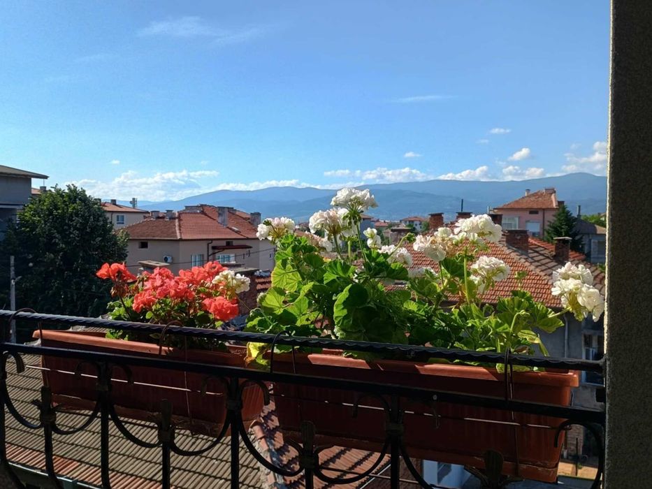 Дава се под наем Четиристаен апартамент в Пловдив, Коматевски възел - 120 кв.м за 500 € - Снимка #14