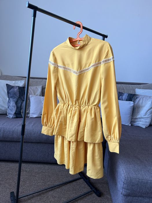 Рокли с етикети или обличани веднъж