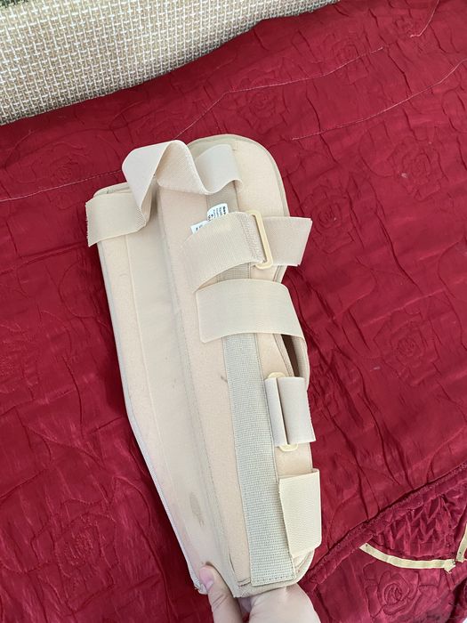 Бандаж, фиксатор