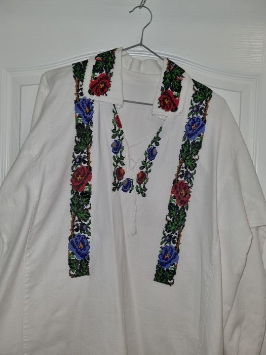 Cămăși cusute cu mărgele, fir continuu, bărbat-femeie.