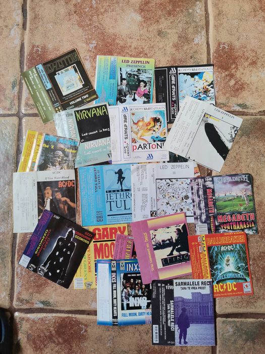 Casete vechi cu muzica rock - anii '90