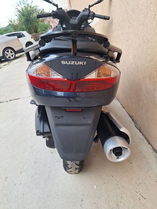 Scuter Suzuki Burgman 200