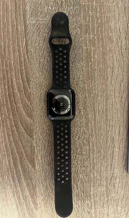 Apple Watch Series 5 (Nike)