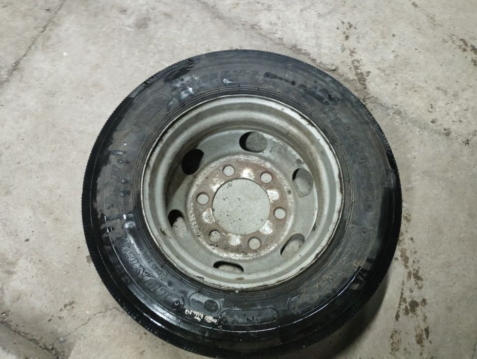 Балон на грузавую машину