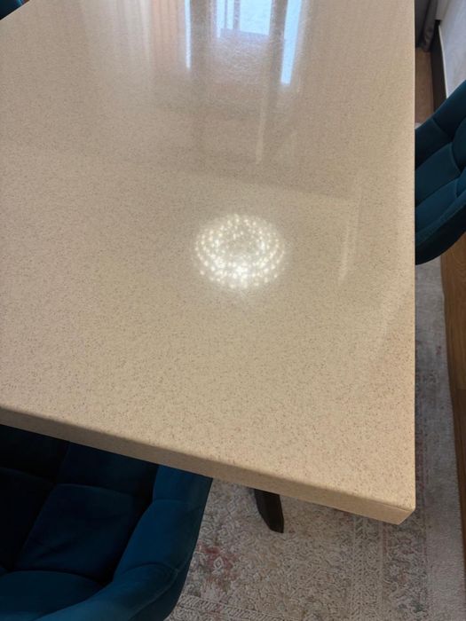 Стол со стульями