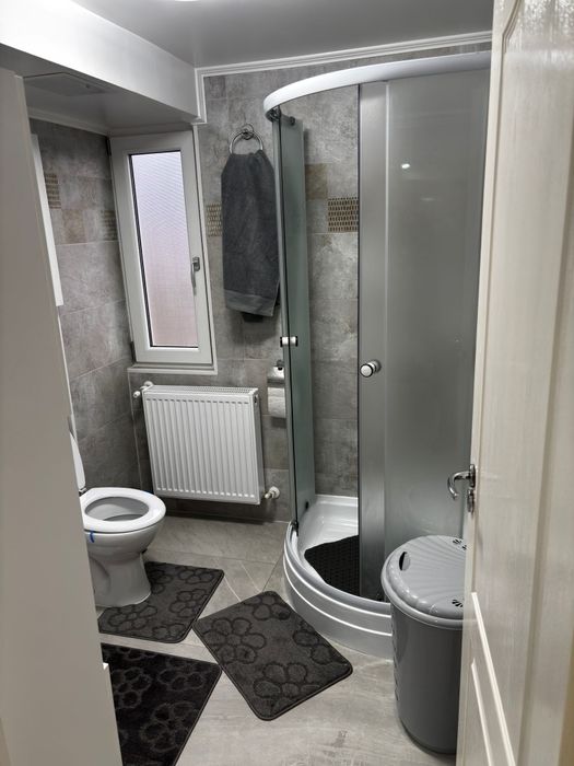 Închiriez apartament cu două camere
