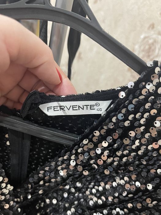 Платье пайетками