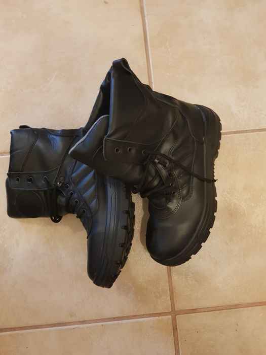 Bocanci din piele naturala